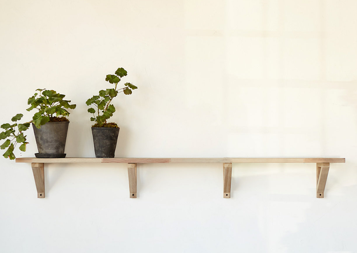 Teak-wall-shelf-terrain-gardenista