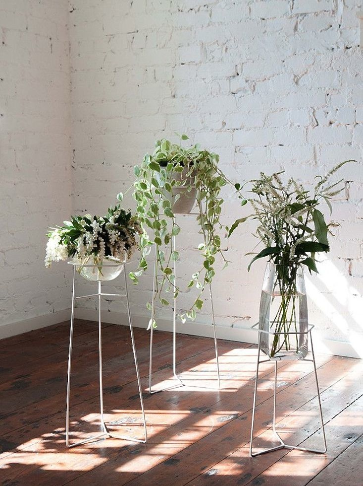 white-wire-plant-stands-gardenista