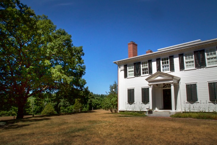 Concord Garden, house front, Gardenista