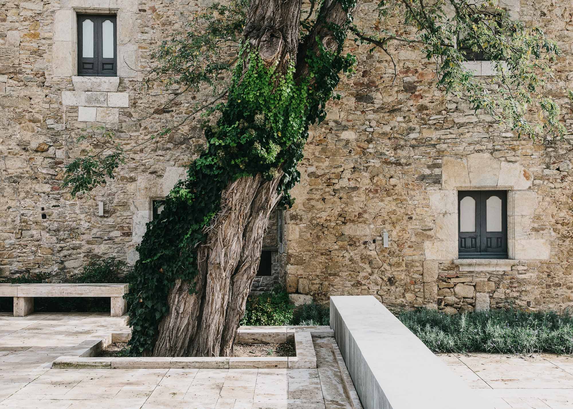 Castillo de Peratallada in Catalonia | Gardenista