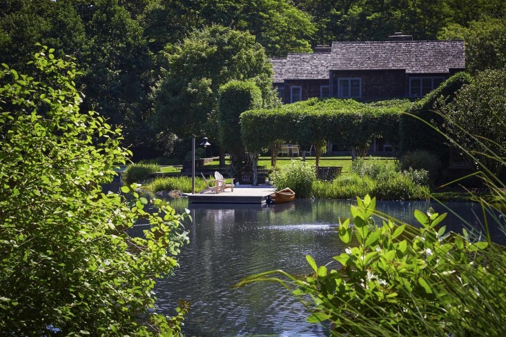 scott-mitchell-bridgehampton-landscape-garden-pond-dock-kayak--gardenista