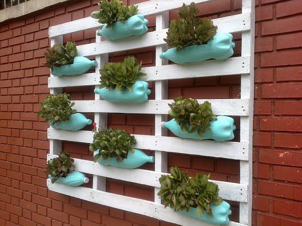 Recycled pallet planter